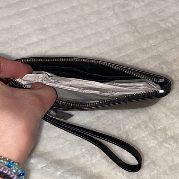 Coach wristlet - Picture 3 of 4